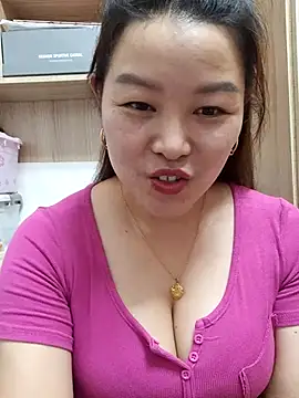 Snapshot of Jennie_dogy chatting on 06-21-26, 05:13 Jennie dogy online show from 06-21-26, 05:13