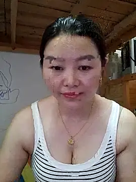 Snapshot of Jennie_dogy chatting on 07-21-26, 02:58 Jennie dogy online show from 07-21-26, 02:58