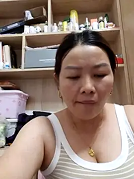 Snapshot of Jennie_dogy chatting on 07-01-26, 12:49 Jennie dogy online show from 07-01-26, 12:49