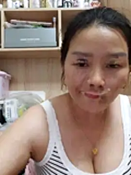 Snapshot of Jennie_dogy chatting on 07-17-26, 12:57 Jennie dogy online show from 07-17-26, 12:57