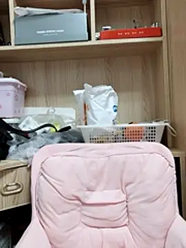 Snapshot of Jennie_dogy chatting on 07-18-26, 01:41 Jennie dogy online show from 07-18-26, 01:41