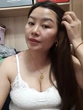 Jennie dogy online show from 05-14-26, 02:25