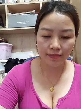Snapshot of Jennie_dogy chatting on 06-27-26, 12:22 Jennie dogy online show from 06-27-26, 12:22