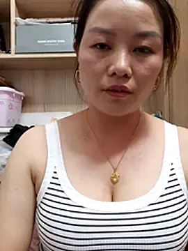 Snapshot of Jennie_dogy chatting on 06-26-26, 01:06 Jennie dogy online show from 06-26-26, 01:06