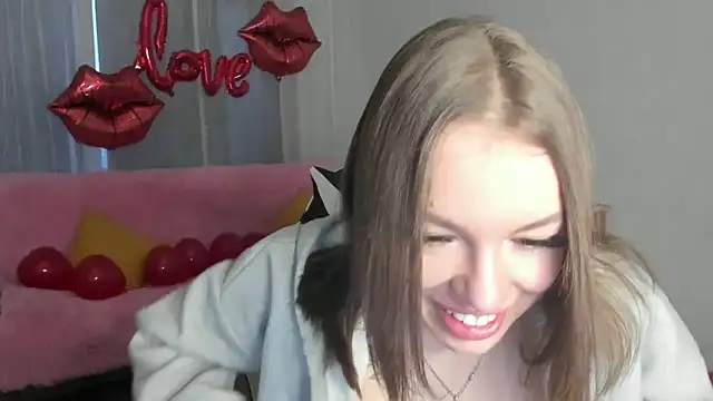 Snapshot of CandyGyrl chatting on 02-25-26, 01:06 CandyGyrl online show from 02-25-26, 01:06