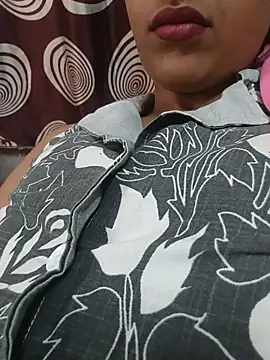 komalsharma99 online show from 06-08-26, 05:08