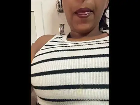 komalsharma99 online show from 06-12-26, 04:54