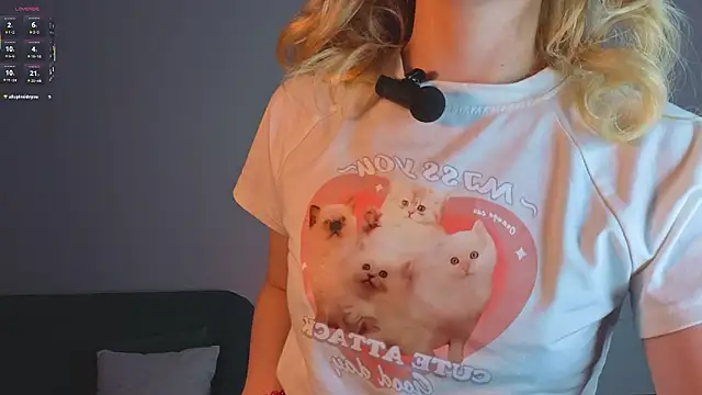 Snapshot of LollyBaby4u chatting on 03-03-26, 02:40 LollyBaby4u online show from 03-03-26, 02:40