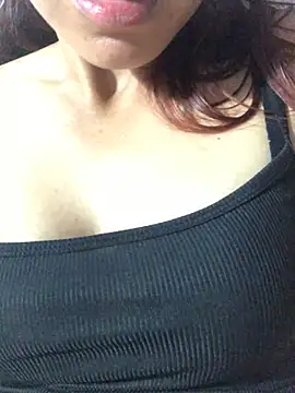 Snapshot of Cheng_baby chatting on 05-19-26, 01:56 Cheng baby online show from 05-19-26, 01:56