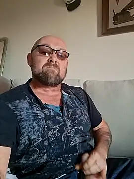 Snapshot of ldhurstII chatting on 02-15-26, 11:36 ldhurstII online show from 02-15-26, 11:36