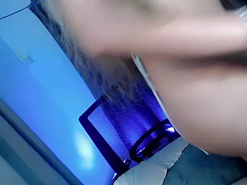 yoursecret admirer21 online show from 04-17-26, 02:14