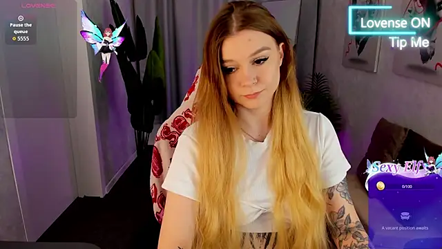 Snapshot of Amy_Davisss chatting on 05-15-26, 01:03 Amy Davisss online show from 05-15-26, 01:03