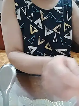 LiilyZi online show from 05-26-26, 10:08