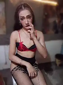 GeorginaLove09 online show from 05-19-26, 04:47