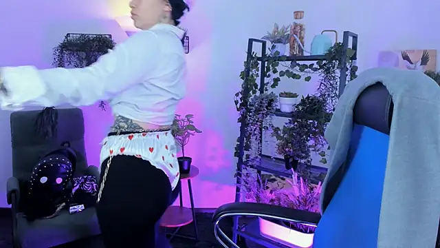 NeoGeisha online show from 05-11-26, 01:12