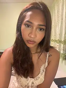 Snapshot of lyla_luv chatting on 02-25-26, 06:52 lyla luv online show from 02-25-26, 06:52