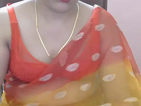 Snapshot of Cute_Sheetal chatting on 05-10-26, 01:25 Cute Sheetal online show from 05-10-26, 01:25