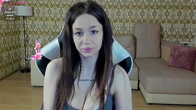 laylaura online show from 05-15-26, 10:02