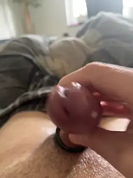 ManuelCervantes1972 online show from 04-10-26, 07:37