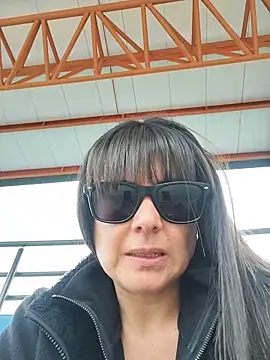 Snapshot of Lyonette_reading1 chatting on 06-29-26, 04:28 Lyonette reading1 online show from 06-29-26, 04:28