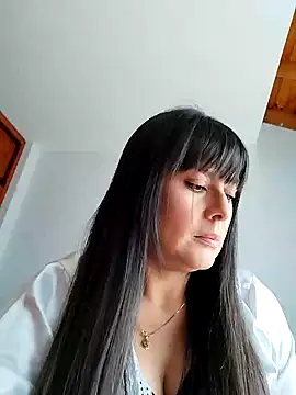 Snapshot of Lyonette_reading1 chatting on 02-05-26, 02:13 Lyonette reading1 online show from 02-05-26, 02:13