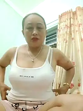 Snapshot of Jolie_sexy chatting on 04-20-26, 07:15 Jolie sexy online show from 04-20-26, 07:15