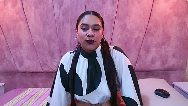 Snapshot of SasshaSpicy chatting on 02-11-26, 12:27 SasshaSpicy online show from 02-11-26, 12:27