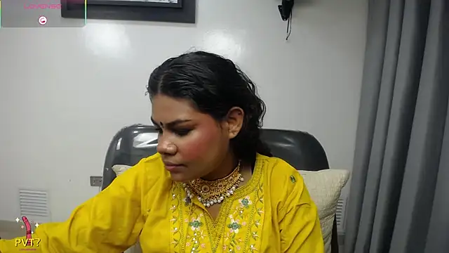 yaazhinii online show from 04-12-26, 12:19