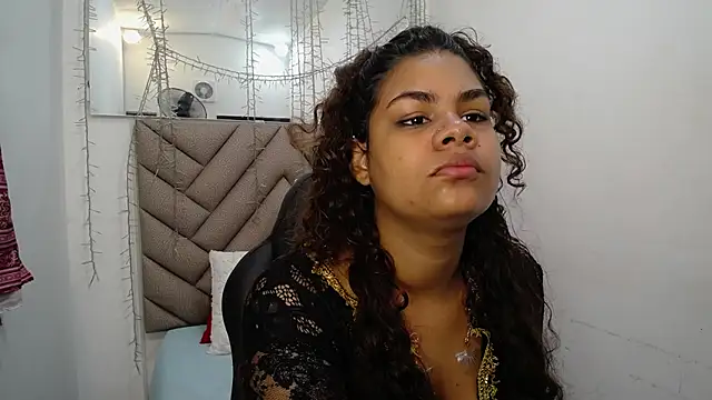 yaazhinii online show from 03-12-26, 11:25