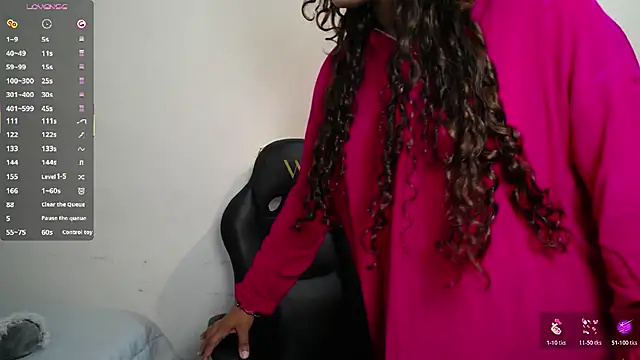 Snapshot of yaazhinii chatting on 02-21-26, 11:45 yaazhinii online show from 02-21-26, 11:45