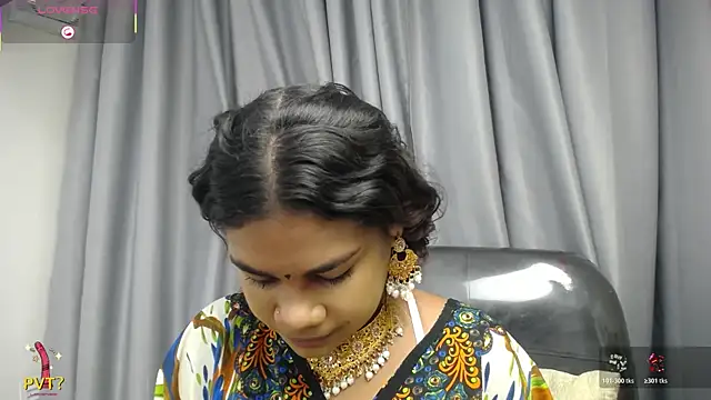 yaazhinii online show from 05-06-26, 11:47
