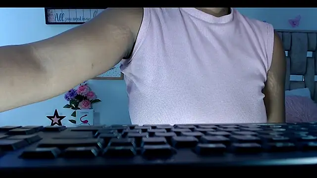 Snapshot of Aantoniaa_brown27 chatting on 02-23-26, 01:33 Aantoniaa brown27 online show from 02-23-26, 01:33