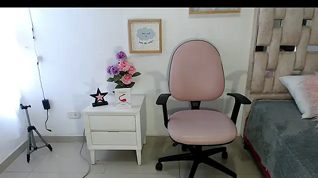 Snapshot of Aantoniaa_brown27 chatting on 02-25-26, 02:28 Aantoniaa brown27 online show from 02-25-26, 02:28