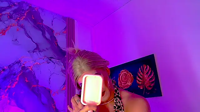 Snapshot of Aranza_Dollts chatting on 06-19-26, 07:20 Aranza Dollts online show from 06-19-26, 07:20