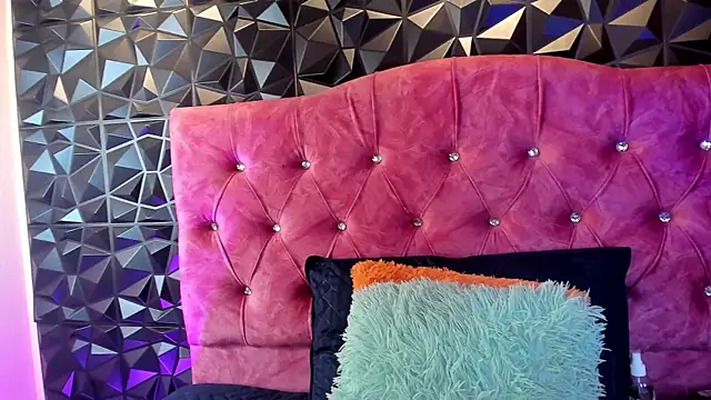 karenwild 1 online show from 04-04-26, 06:25