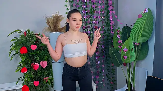 RoxannRunk online show from 02-18-26, 06:44