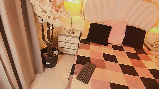 YazminJenner online show from 04-14-26, 04:50