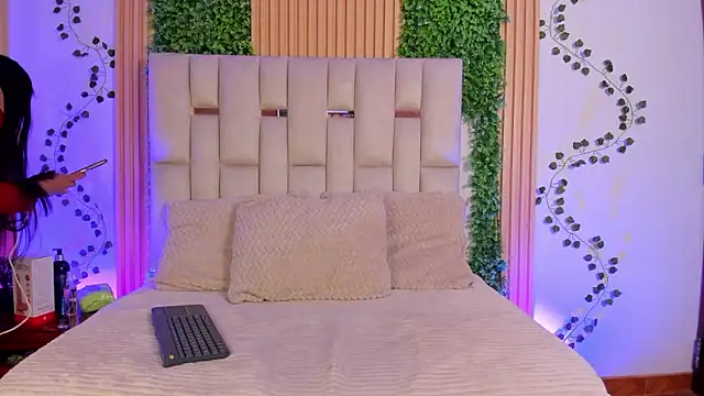 Snapshot of Emma_Nmm chatting on 02-23-26, 07:25 Emma Nmm online show from 02-23-26, 07:25