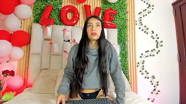 Snapshot of Emma_Nmm chatting on 02-21-26, 11:45 Emma Nmm online show from 02-21-26, 11:45