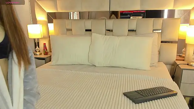 Snapshot of EloiseClairmont chatting on 02-16-26, 07:56 EloiseClairmont online show from 02-16-26, 07:56