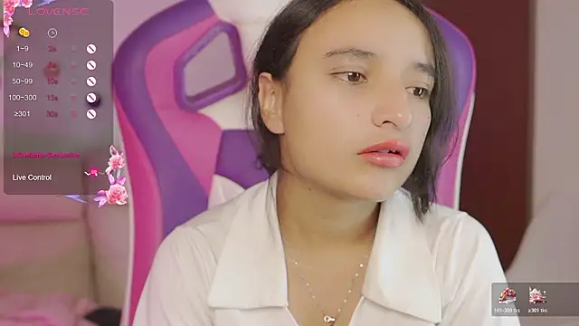 Snapshot of _emily_jonexs chatting on 02-15-26, 05:23 emily jonexs online show from 02-15-26, 05:23