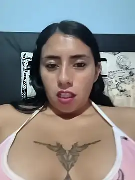 Snapshot of ashleymonroe4 chatting on 02-13-26, 02:33 ashleymonroe4 online show from 02-13-26, 02:33