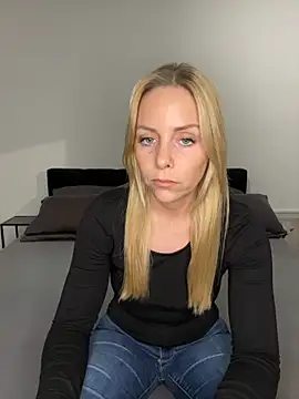 emily-becker22 online show from 02-21-26, 04:31