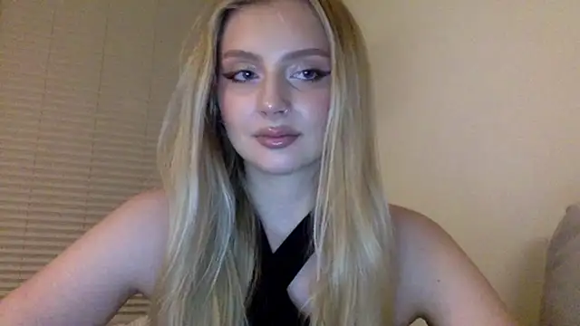MayaWetDream online show from 05-06-26, 08:24