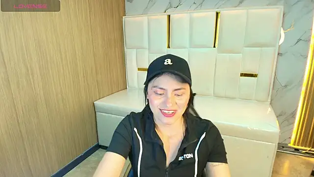 rox luxury tf online show from 03-23-26, 01:22