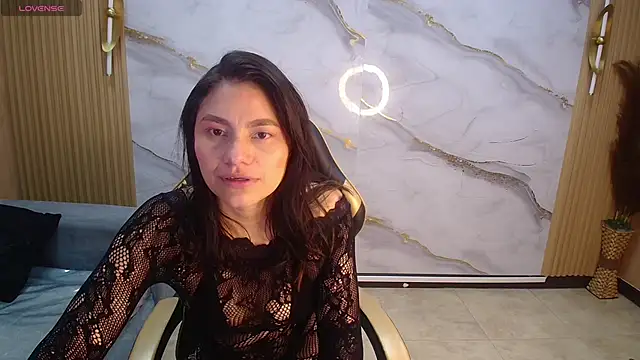 Snapshot of rox_luxury_tf chatting on 06-10-26, 12:50 rox luxury tf online show from 06-10-26, 12:50