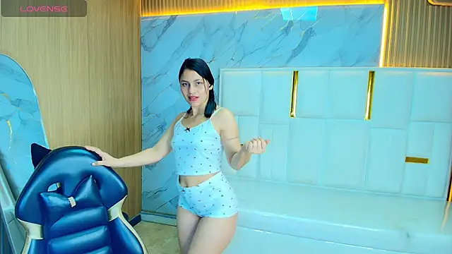 rox luxury tf online show from 04-30-26, 01:07