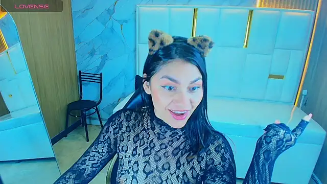 rox luxury tf online show from 05-06-26, 01:37