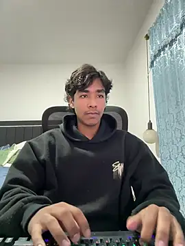 Snapshot of Pedestal_diamant chatting on 02-25-26, 11:15 Pedestal diamant online show from 02-25-26, 11:15