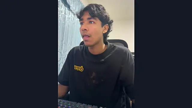 Snapshot of Pedestal_diamant chatting on 02-11-26, 12:21 Pedestal diamant online show from 02-11-26, 12:21